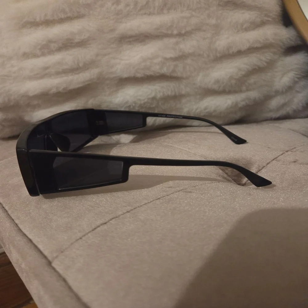 Women's Unbranded Black Shield Sunglasses One Size
